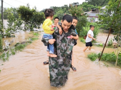 危难之际,党员干部在一线